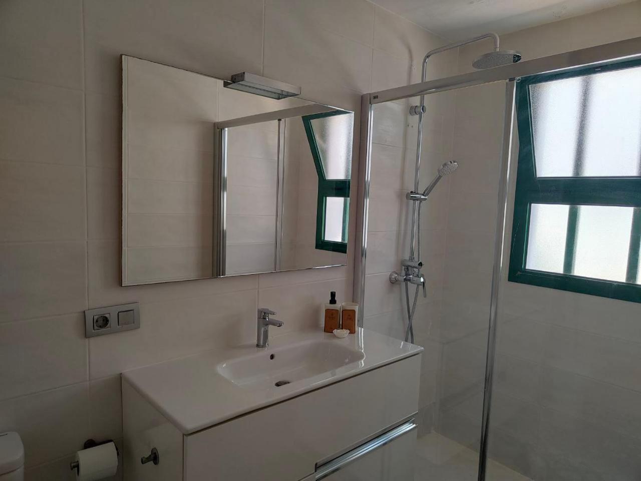 Apartament Ailana Vistas Al Mar Y Con Piscina Costa Teguise